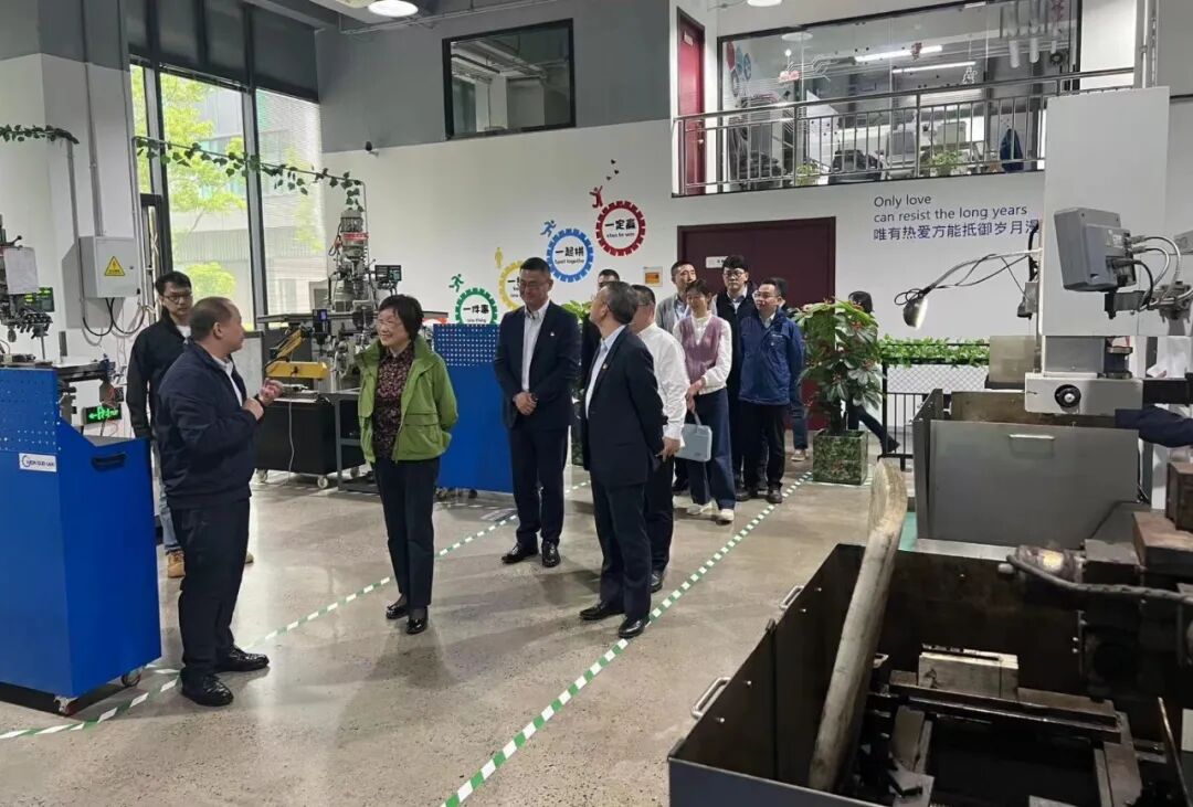 市督导组、临港集团领导莅临昊丰医疗参观考察(图3)